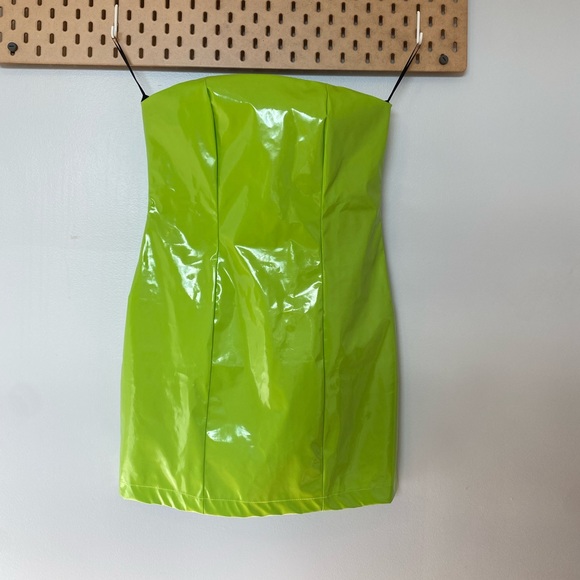 Dresses & Skirts - 💚 LIME GREEN BODYCON DRESS 💚